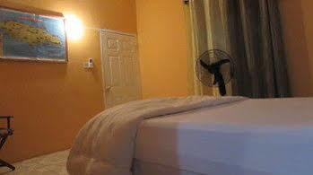Rafjam Bed And Breakfast Kingston Exterior photo